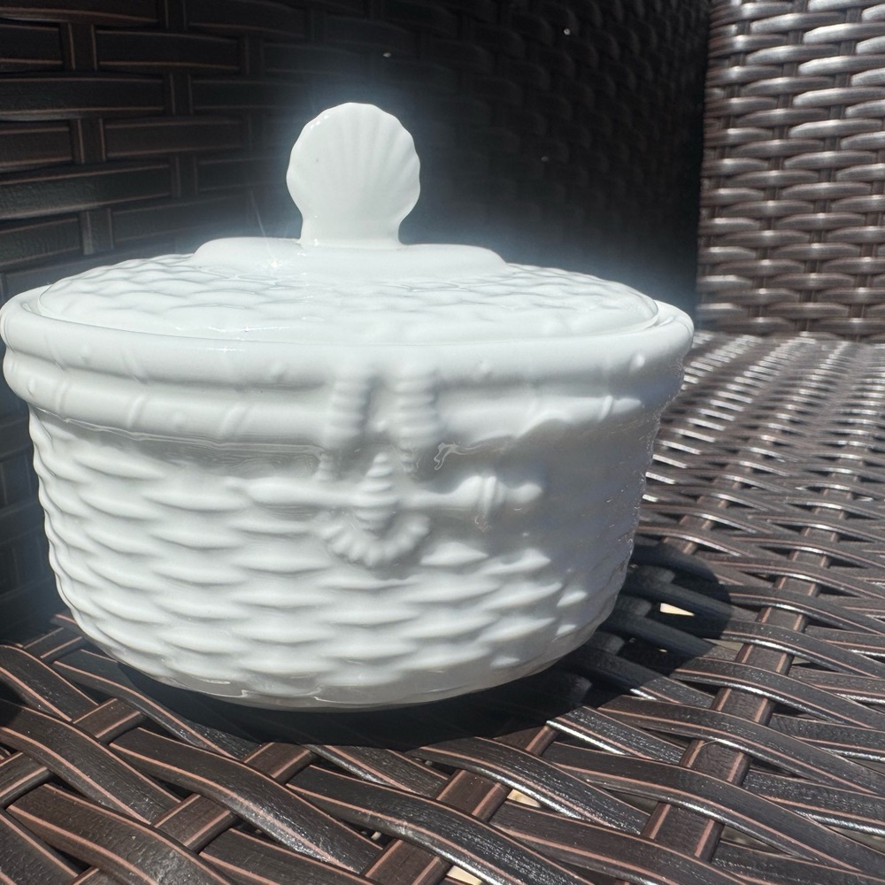 Wedgwood Nantucket sugar bowl White Bone China